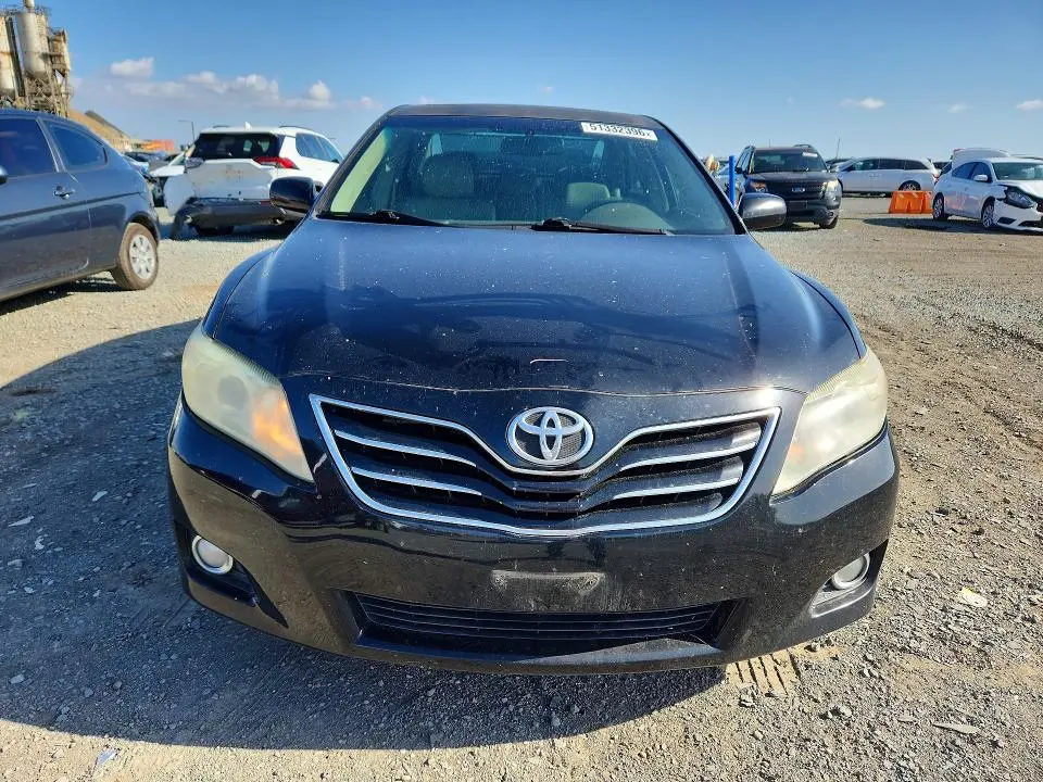 2011 TOYOTA CAMRY XLE  