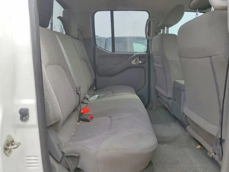 2018 NISSAN FRONTIER SV  