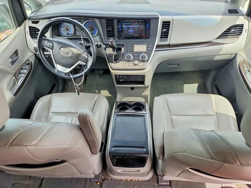 2015 TOYOTA SIENNA XLE 7-PASSENGER  