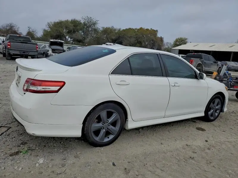 2011 TOYOTA CAMRY BASE  
