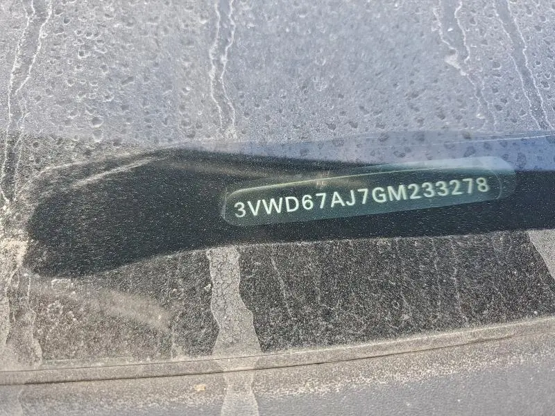 2016 VOLKSWAGEN JETTA SE  