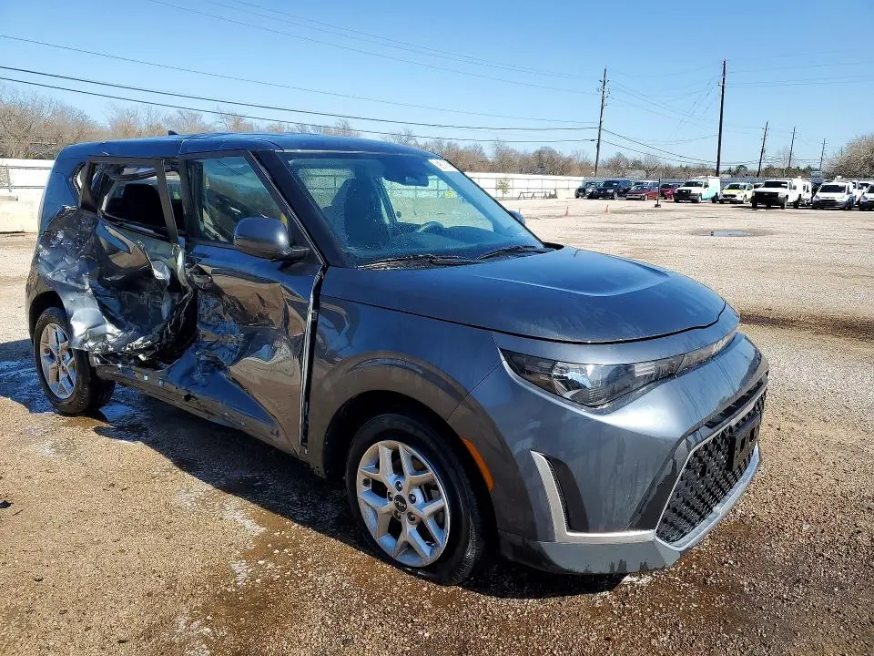 2023 KIA SOUL LX  