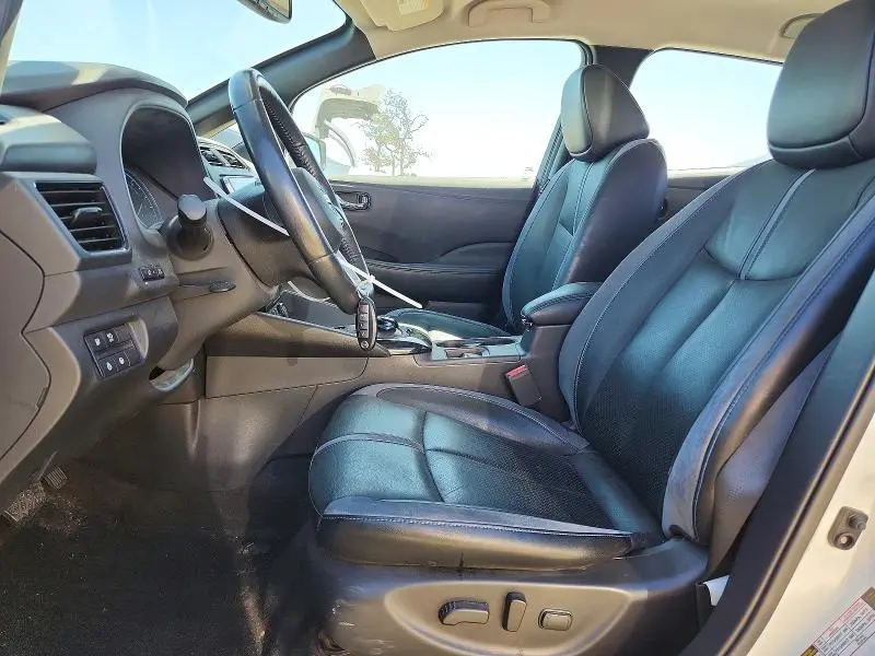 2018 NISSAN LEAF SL  