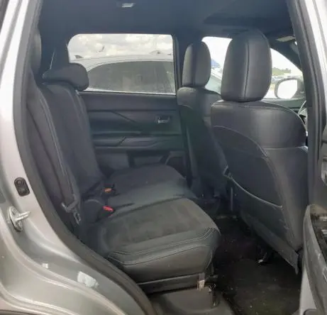 2019 MITSUBISHI OUTLANDER SE  