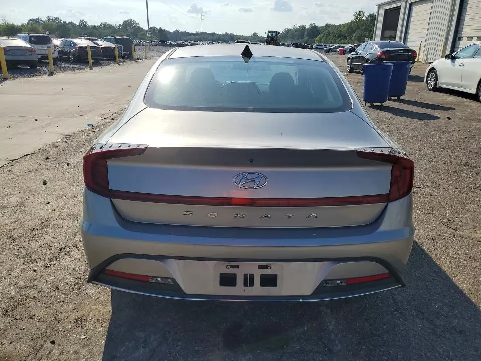 2021 HYUNDAI SONATA SE  