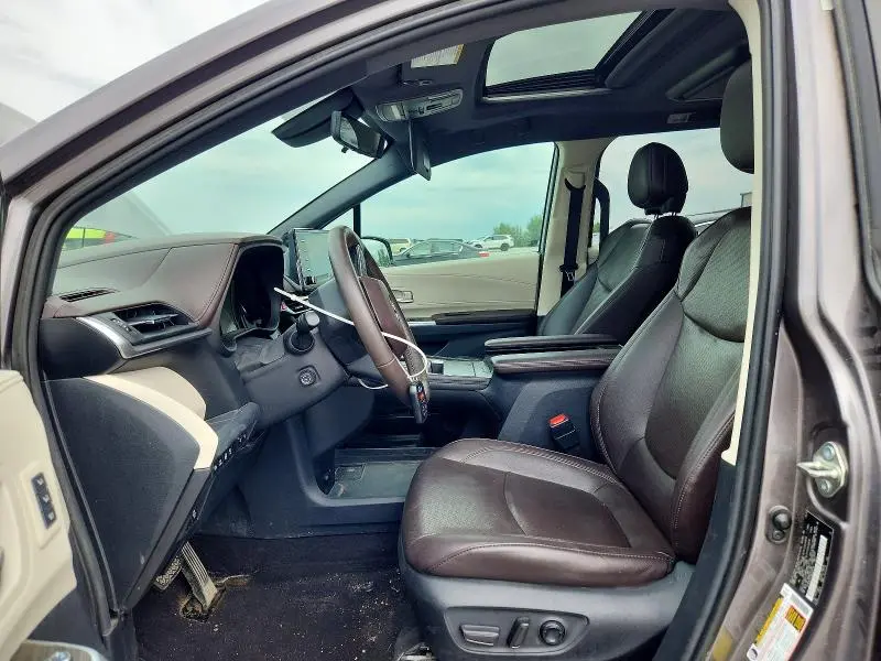 2021 TOYOTA SIENNA PLATINUM 7-PASSENGER  