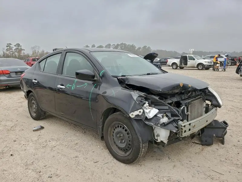 2019 NISSAN VERSA S  