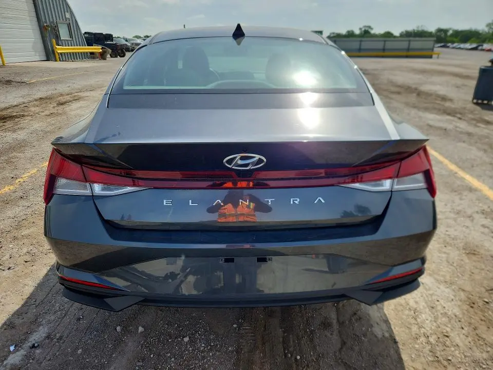 2022 HYUNDAI ELANTRA SEL  