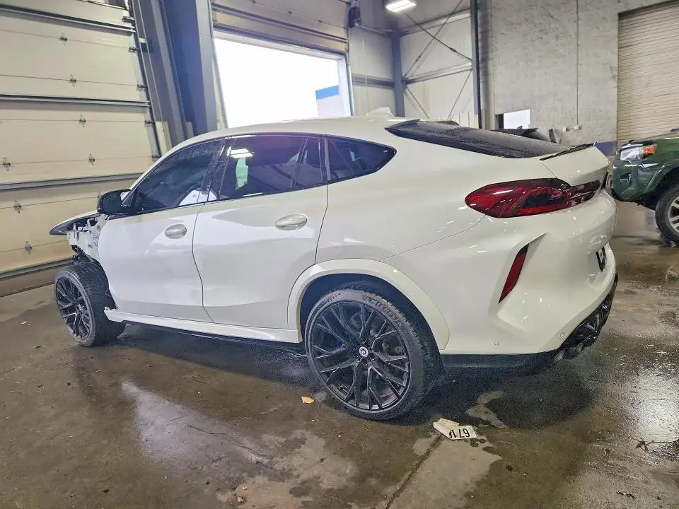 2023 BMW X6 M  