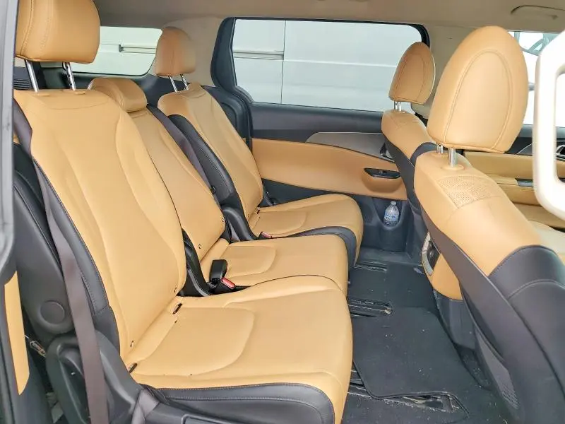 2023 KIA CARNIVAL LX  