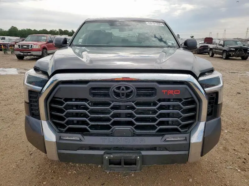 2024 TOYOTA TUNDRA CREWMAX SR  
