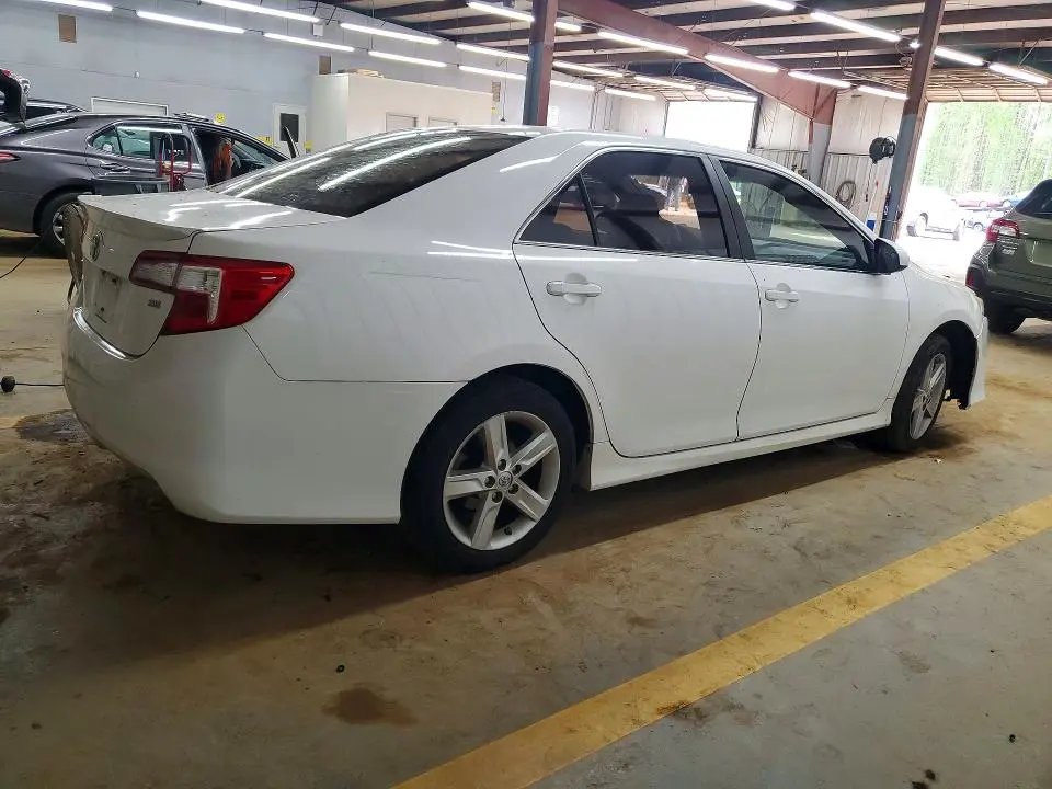 2013 TOYOTA CAMRY SE  