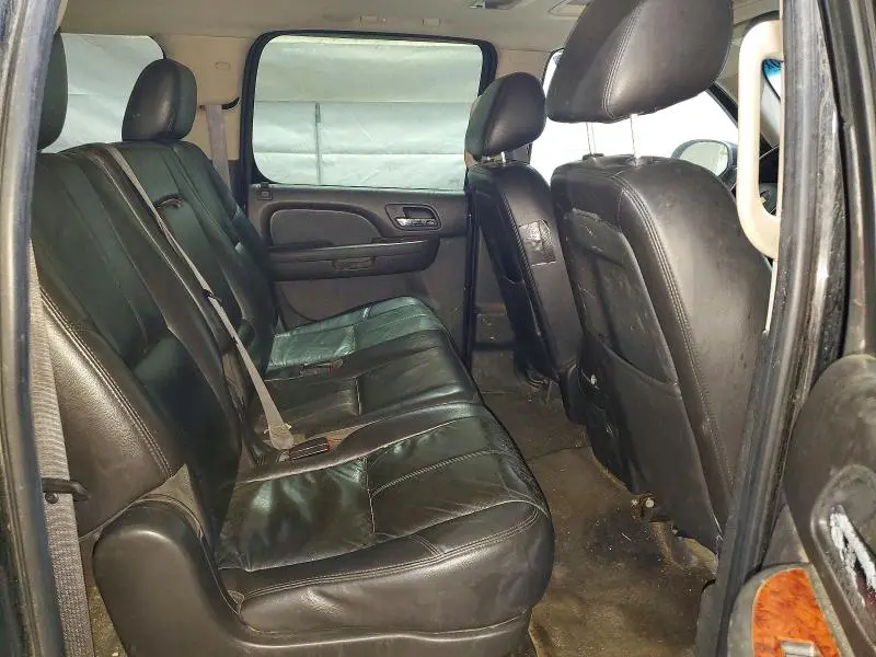 2011 CHEVROLET SUBURBAN K1500 LT  