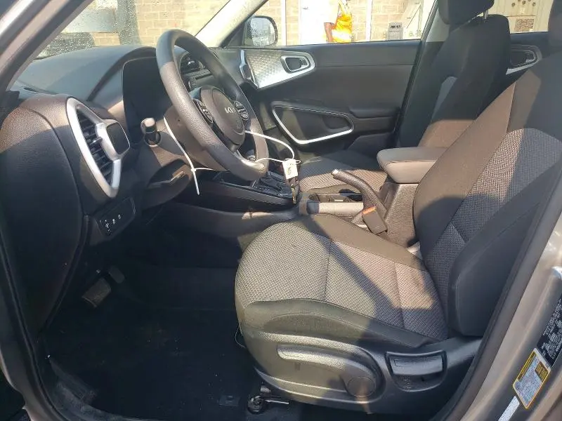 2024 KIA SOUL LX  