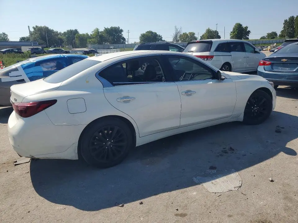 2021 INFINITI Q50 LUXE  