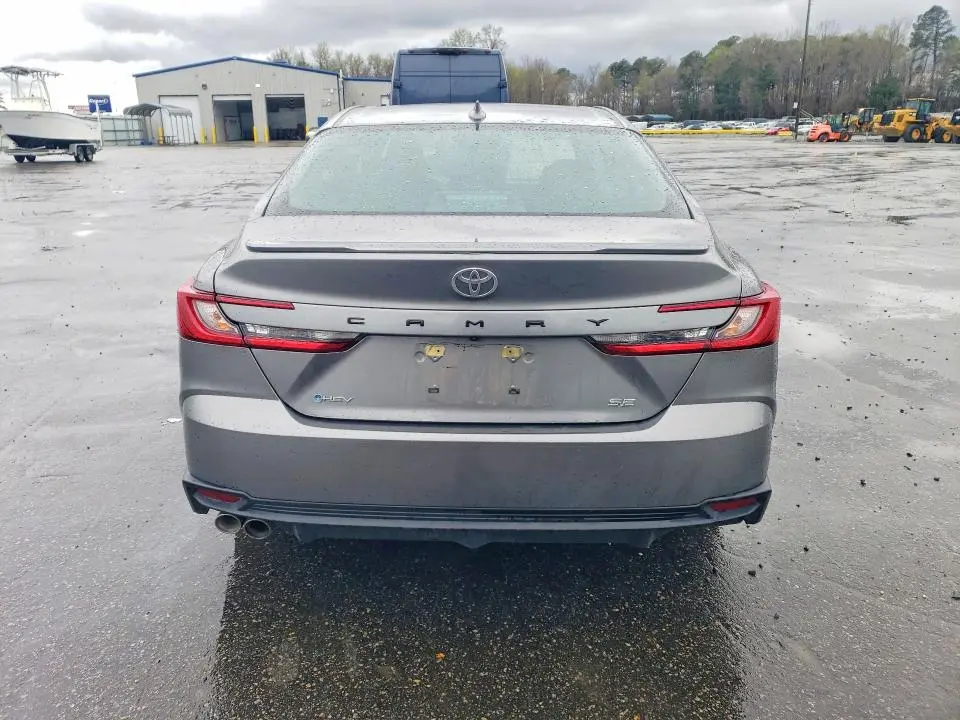 2025 TOYOTA CAMRY SE  