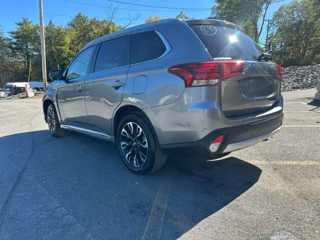 2018 MITSUBISHI OUTLANDER SE