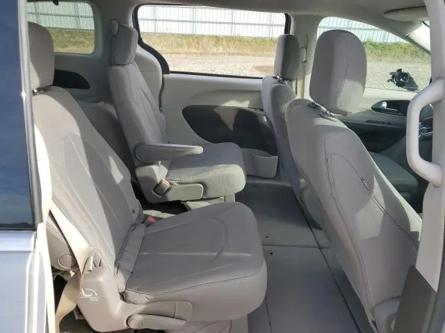 2017 CHRYSLER PACIFICA LX  