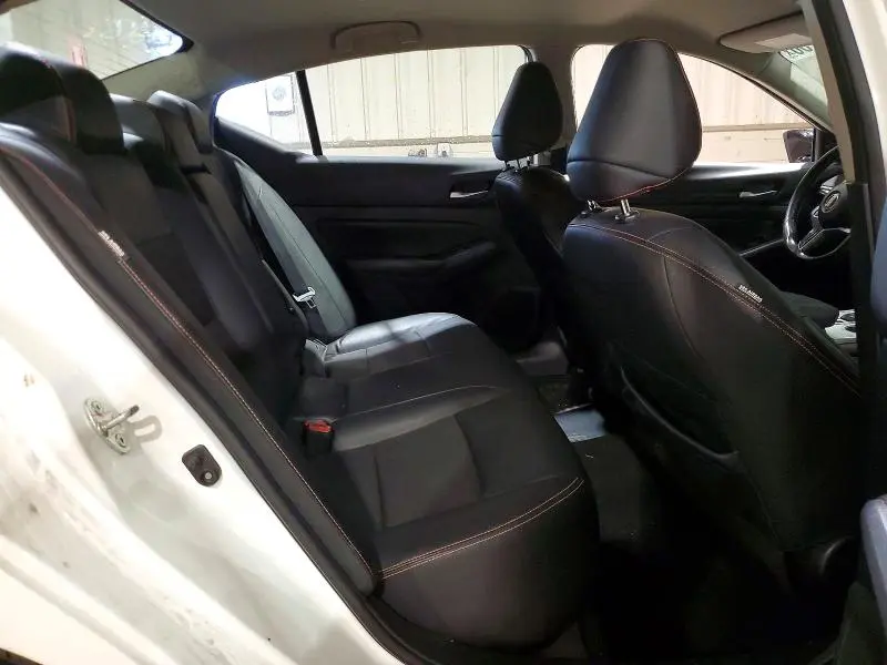 2022 NISSAN ALTIMA SR  