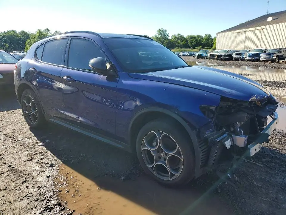 2021 ALFA ROMEO STELVIO SPORT  
