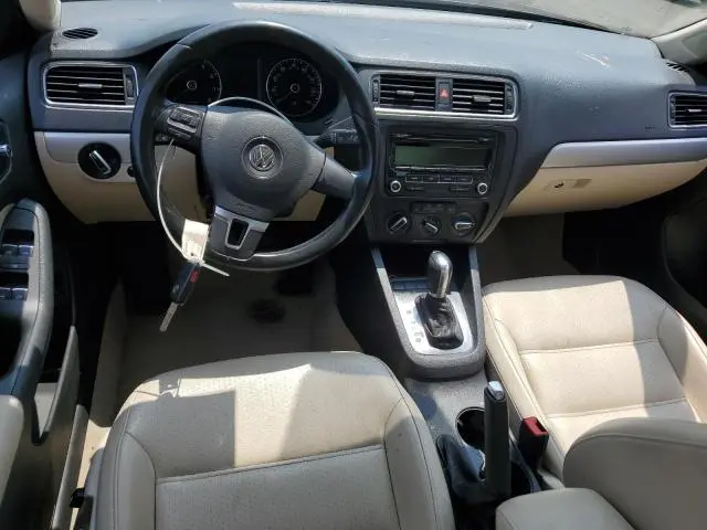 2013 VOLKSWAGEN JETTA SE  