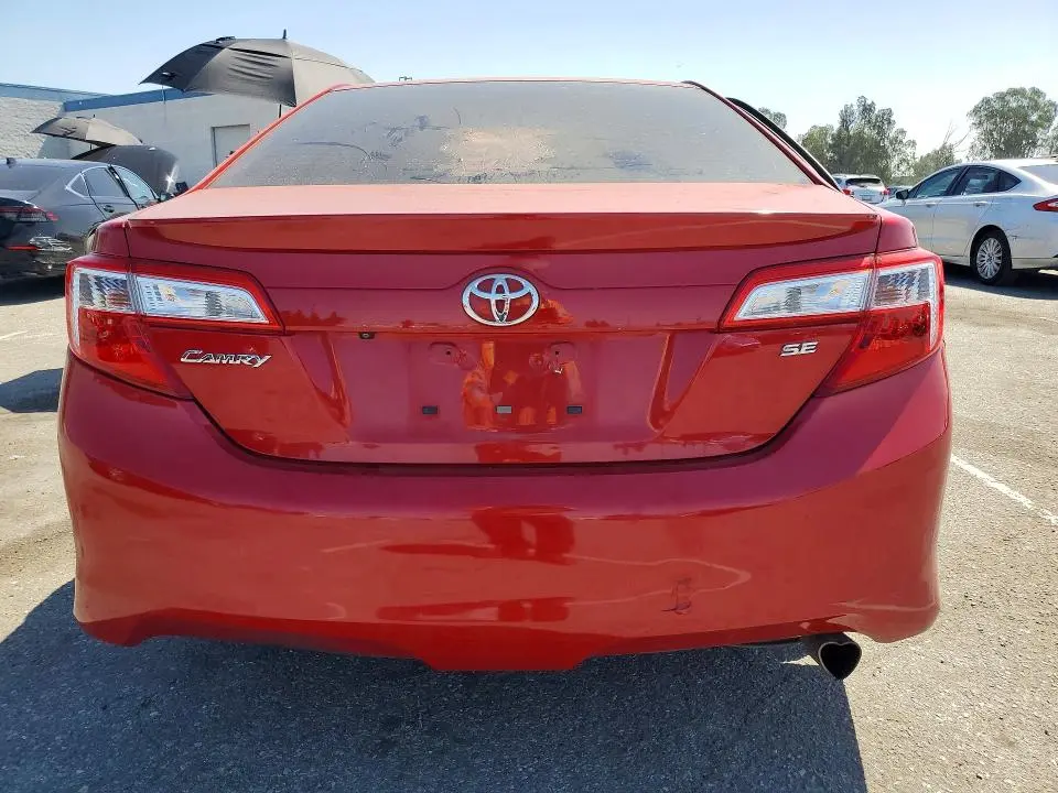 2014 TOYOTA CAMRY SE  
