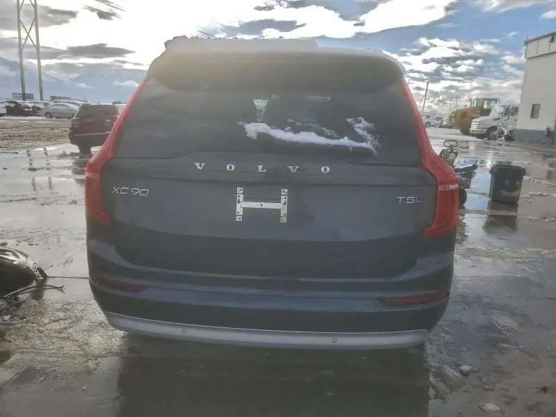 2022 VOLVO XC90 T5 MOMENTUM  
