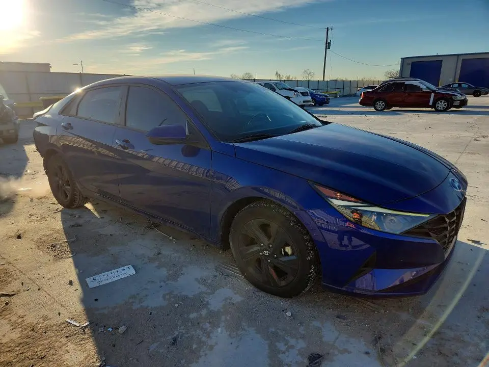 2022 HYUNDAI ELANTRA SEL  