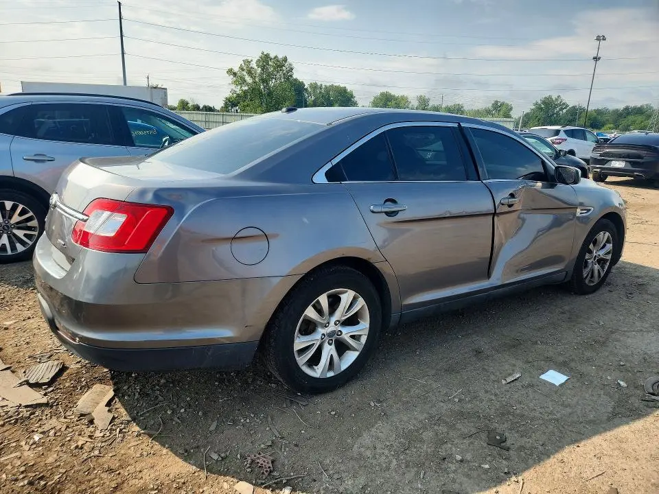 2011 FORD TAURUS SEL  