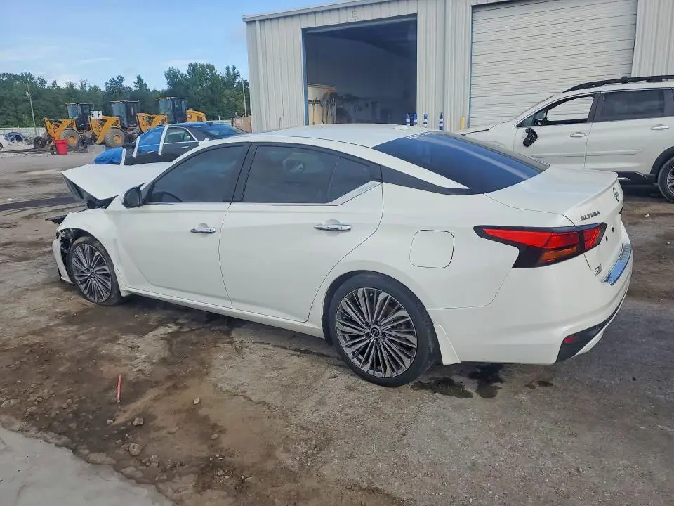 2023 NISSAN ALTIMA SL  