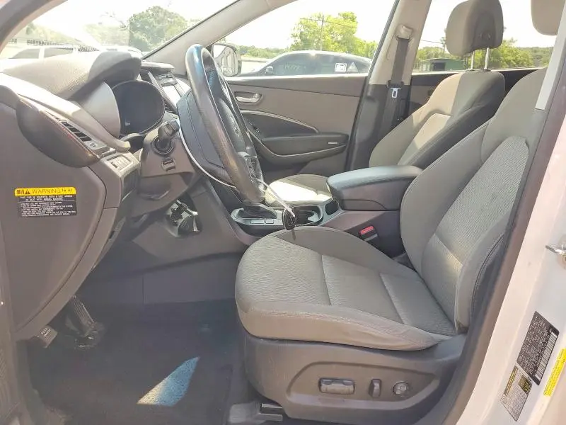 2017 HYUNDAI SANTA FE SE  