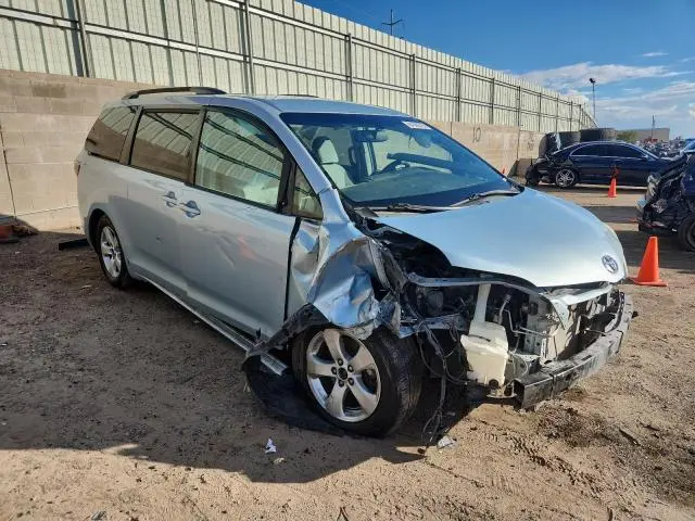 2015 TOYOTA SIENNA LE  