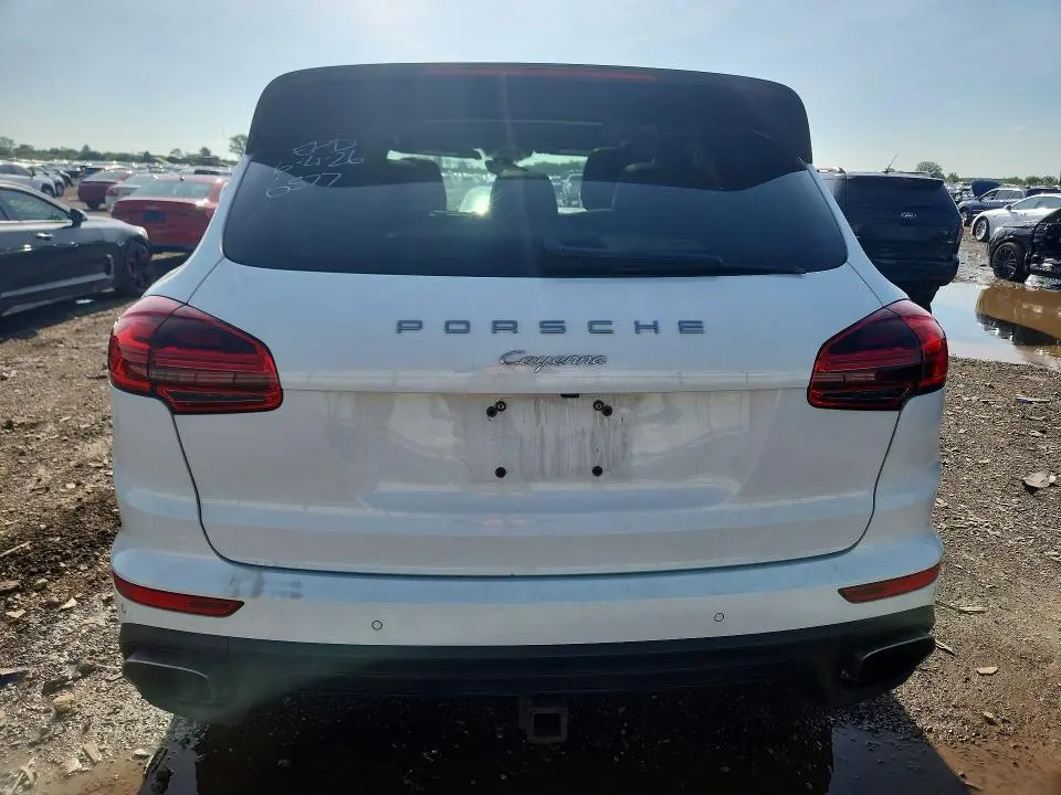 2016 PORSCHE CAYENNE   