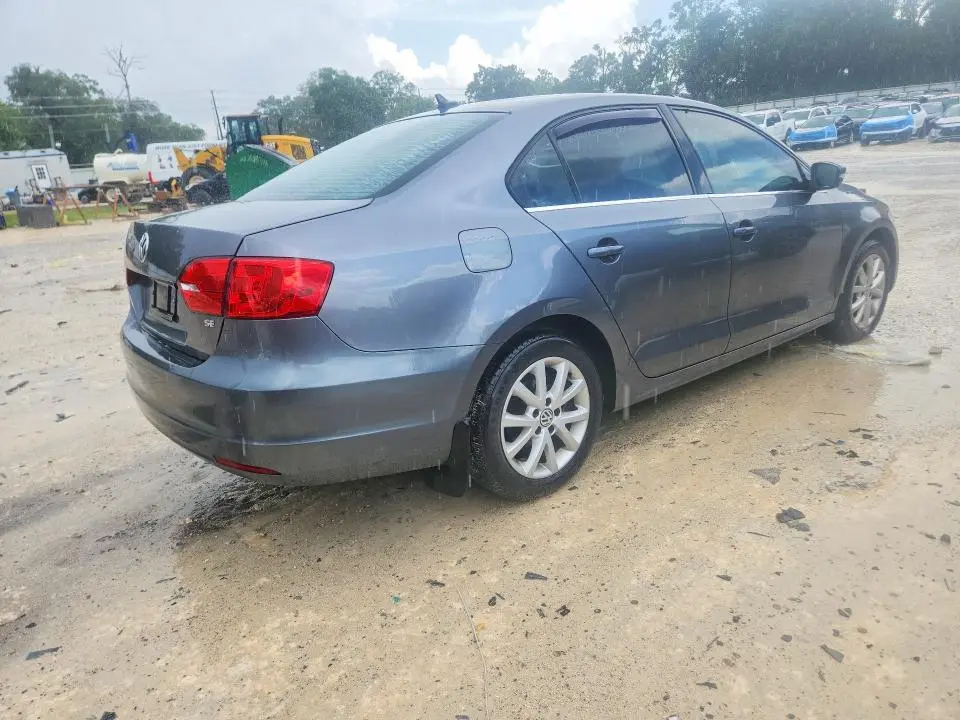2014 VOLKSWAGEN JETTA SE  