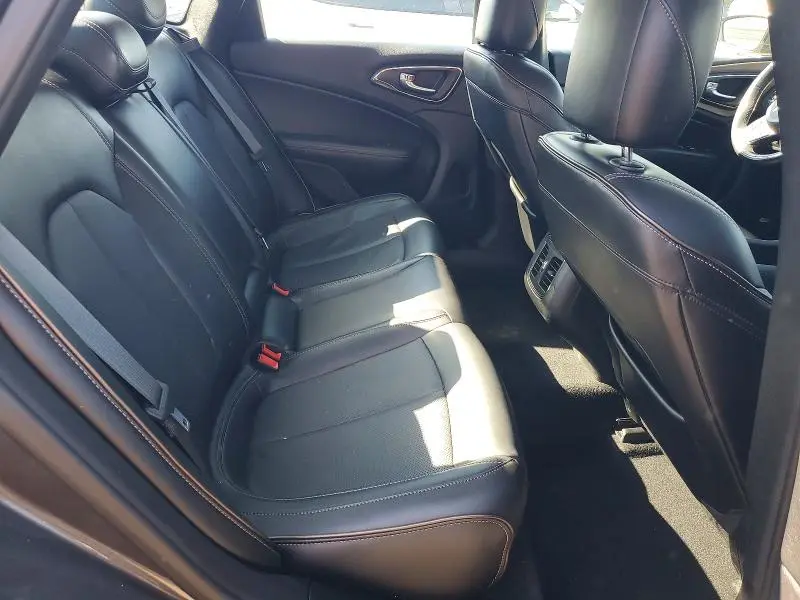 2015 CHRYSLER 200 C  