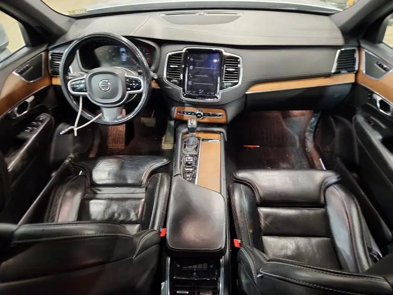 2018 VOLVO XC90 T6  