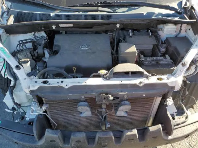 2014 TOYOTA SIENNA XLE  