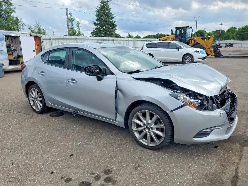 2017 MAZDA 3 TOURING  