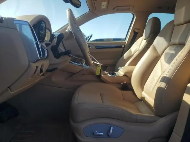 2014 PORSCHE CAYENNE