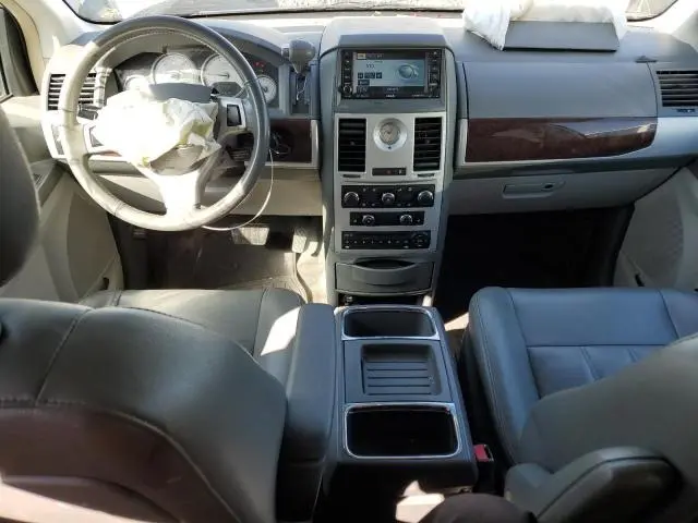2010 CHRYSLER TOWN & COUNTRY TOURING  