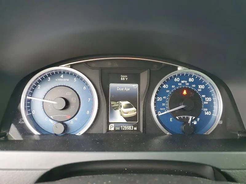 2016 TOYOTA CAMRY LE  