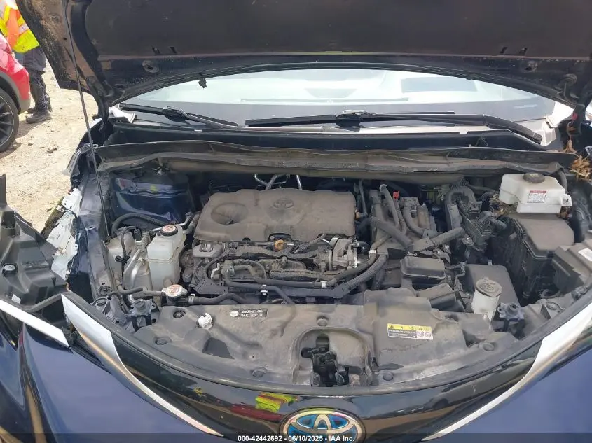 2021 TOYOTA SIENNA XSE