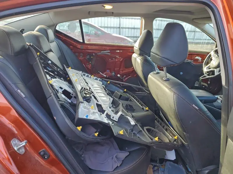 2021 NISSAN ALTIMA SR  