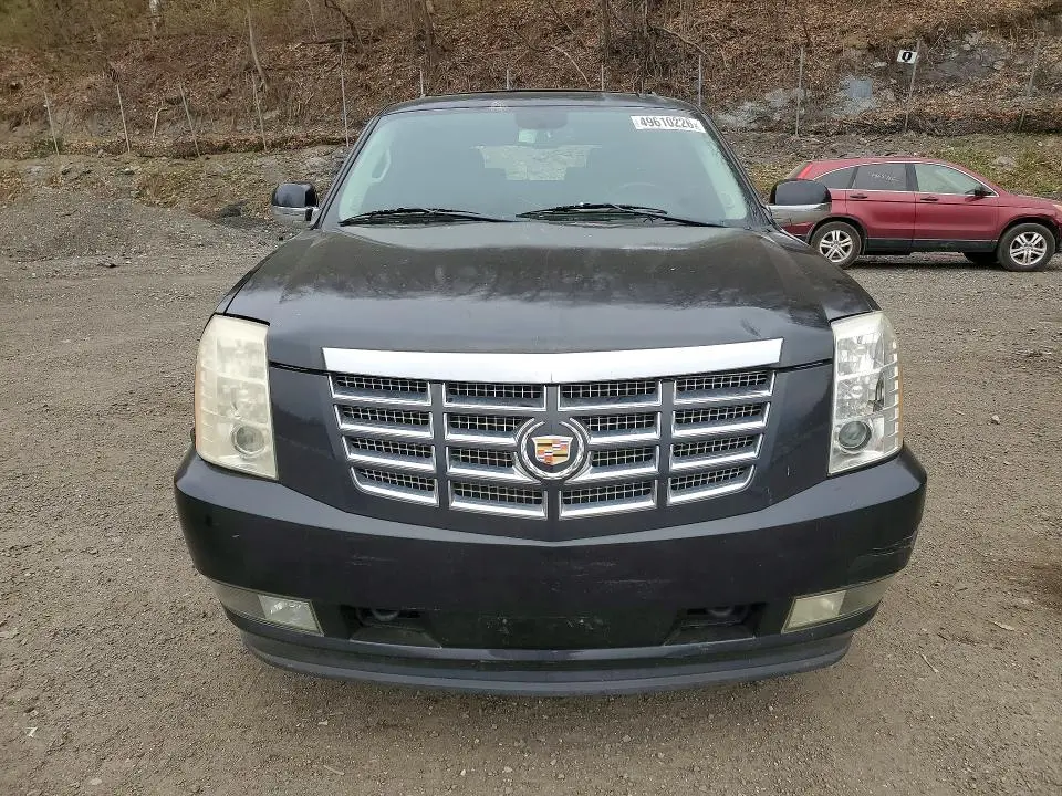 2011 CADILLAC ESCALADE   