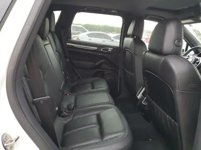 2016 PORSCHE CAYENNE   