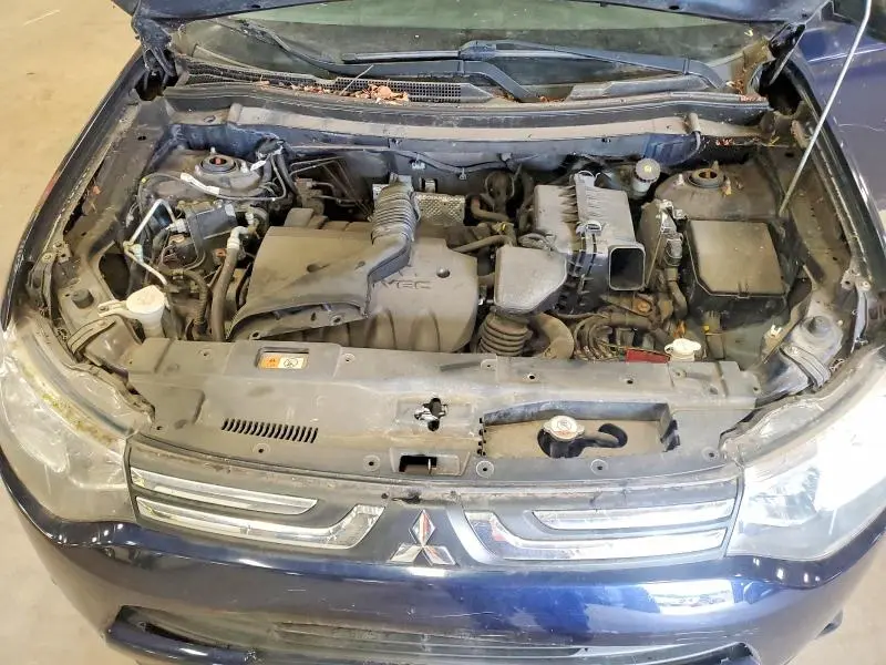 2014 MITSUBISHI OUTLANDER ES  