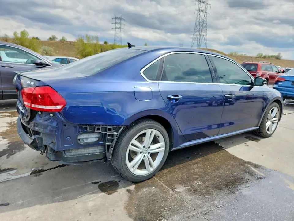 2015 VOLKSWAGEN PASSAT SE  