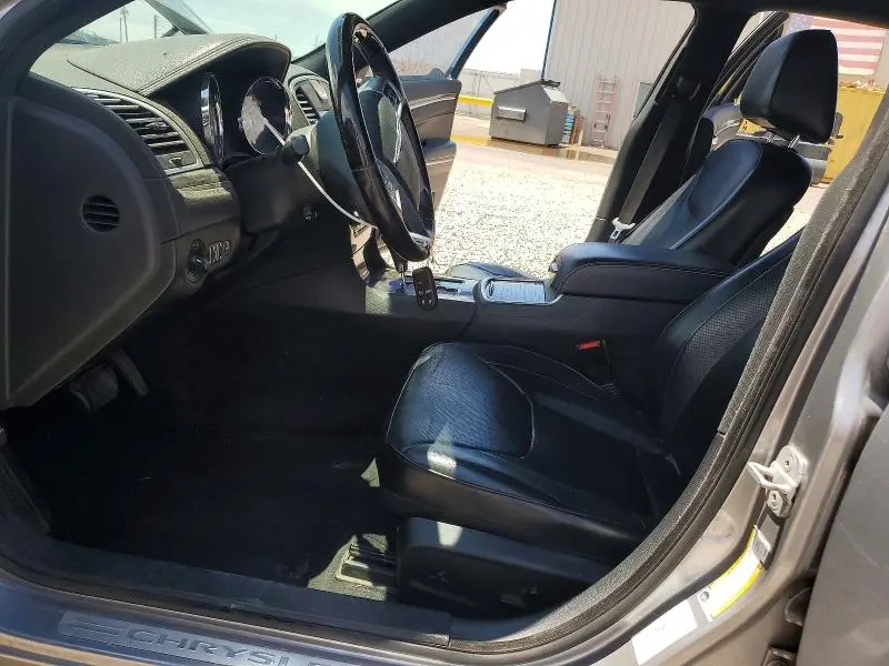2013 CHRYSLER 300C   