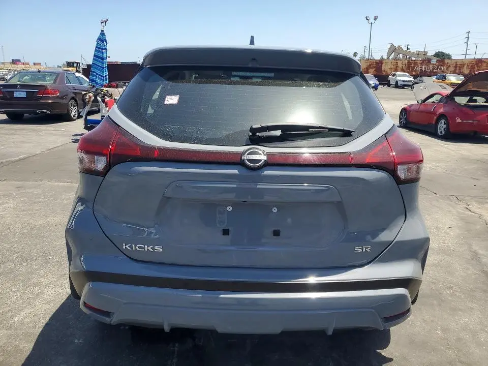 2024 NISSAN KICKS SR  