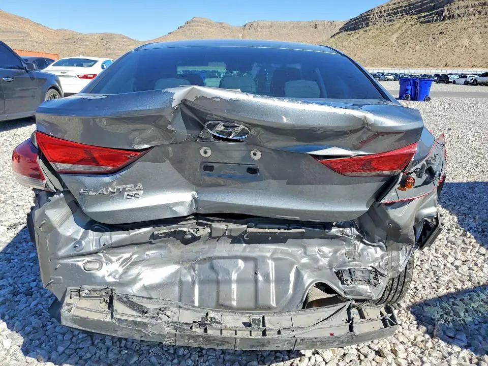 2018 HYUNDAI ELANTRA SE  